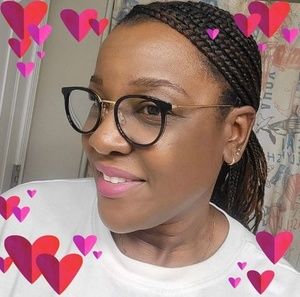 Meet your Posher, Carla